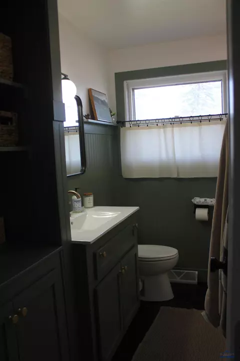 800 Stanley, Belle Fourche, SD 57717 photo 9