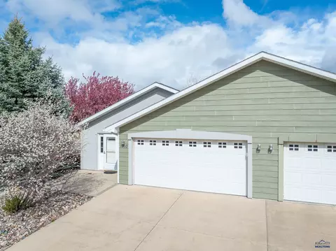 1960 Haycamp Ln, Rapid City, SD 57703
