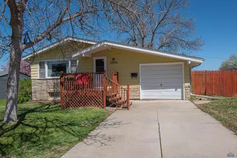 2608 Maple Ave, Rapid City, SD 57701