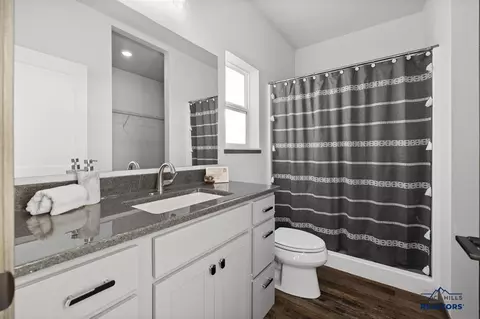 Bath - 905 Bennington Dr, Box Elder, SD 57719 photo 1 of 1