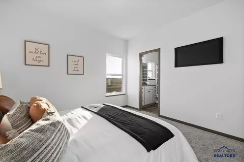 Bedroom - 905 Bennington Dr, Box Elder, SD 57719 photo 2 of 3