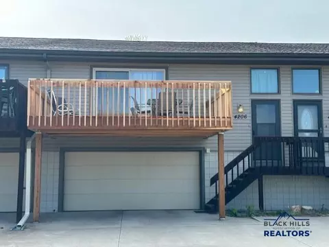 4206 Foothill Dr, Rapid City, SD 57702