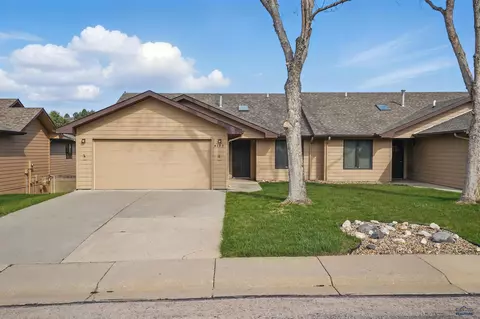 4155 Pinehurst Cir, Rapid City, SD 57702