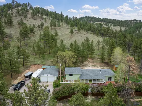 1580 Laurel Heights Dr, Rapid City, SD 57701