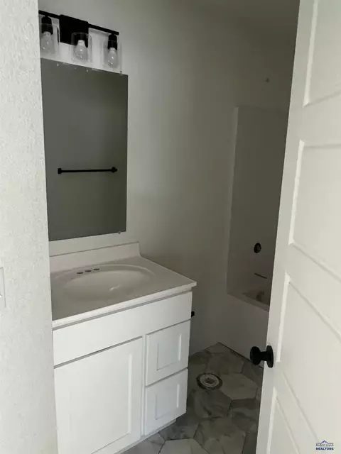 639 Eagle Ct, Box Elder, SD 57719 photo 11