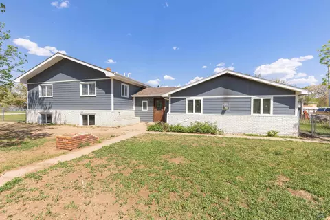 202 S B Ave, New Underwood, SD 57761