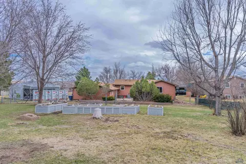 2030 12th Ave, Belle Fourche, SD 57717 photo 4