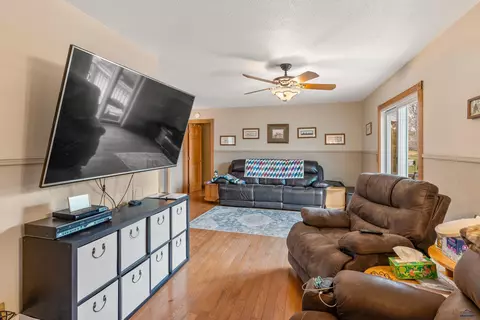 2030 12th Ave, Belle Fourche, SD 57717 photo 11