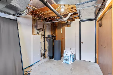 2030 12th Ave, Belle Fourche, SD 57717 photo 29