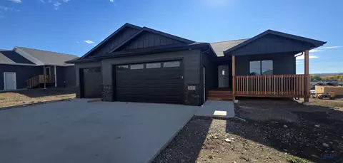 3871 Blackpowder Rd, Rapid City, SD 57703