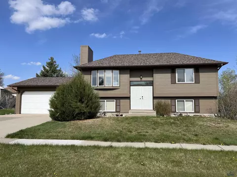311 Tamarack Dr, Rapid City, SD 57701