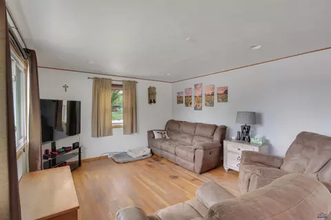 712 Stanley, Belle Fourche, SD 57717 photo 6