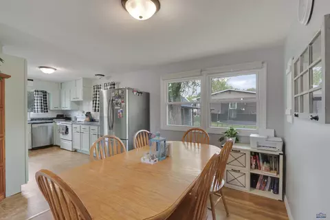 712 Stanley, Belle Fourche, SD 57717 photo 10