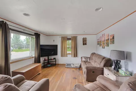 712 Stanley, Belle Fourche, SD 57717 photo 7