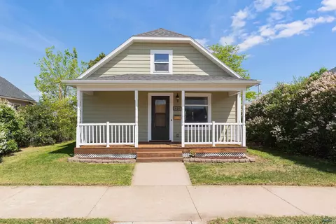 824 Farlow Ave, Rapid City, SD 57701