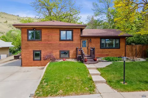 1918 Cruz Dr, Rapid City, SD 57702