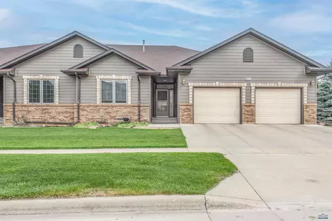 6516 Muirfield Dr, Rapid City, SD 57702