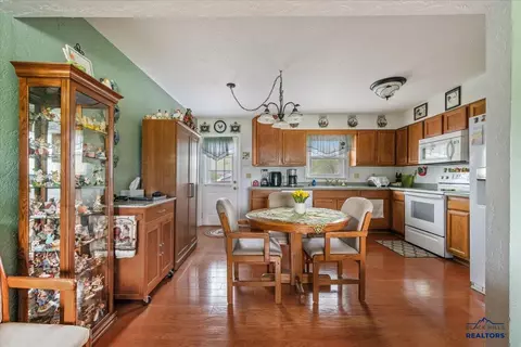 720 S 32nd, Spearfish, SD 57783 photo 5