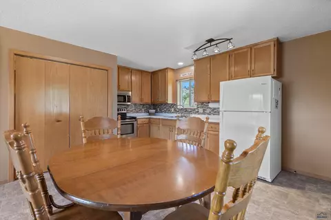 1523 Hope St, Sturgis, SD 57785 photo 9