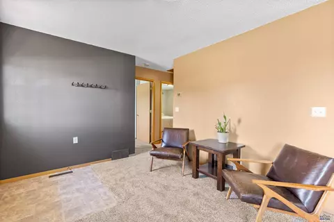 1523 Hope St, Sturgis, SD 57785 photo 4