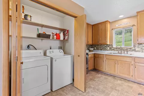 1523 Hope St, Sturgis, SD 57785 photo 18