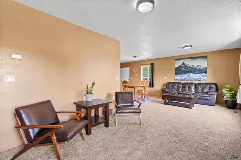 1523 Hope St, Sturgis, SD 57785 photo 2