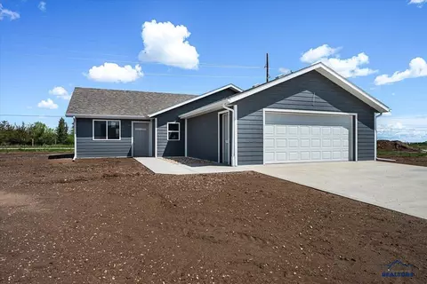 10884 Eagle Ct, Belle Fourche, SD 57717