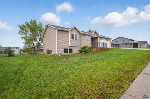 252 Grandeur Ln, Box Elder, SD 57719 photo 2