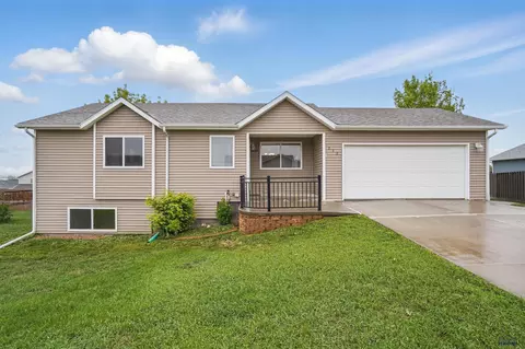 252 Grandeur Ln, Box Elder, SD 57719 photo 1