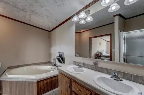 Bath - 14688 Heppner Rd, Box Elder, SD 57719 photo 2 of 2