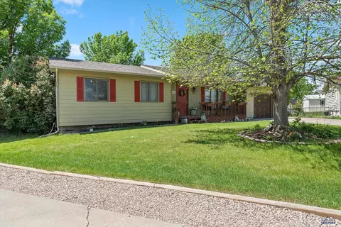 3111 Dry Creek Ct, Rapid City, SD 57703