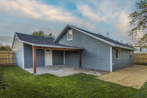 821 8th, Sturgis, SD 57785 photo 3