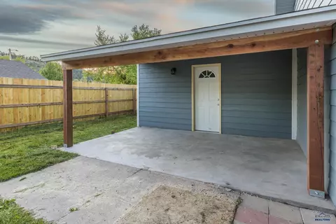 821 8th, Sturgis, SD 57785 photo 5