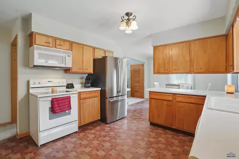 701 Hustead St, Wall, SD 57790 photo 7