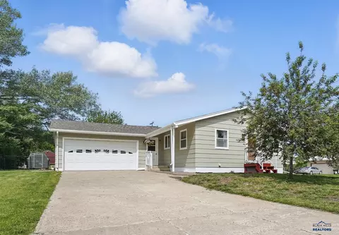 701 Hustead St, Wall, SD 57790 photo 1