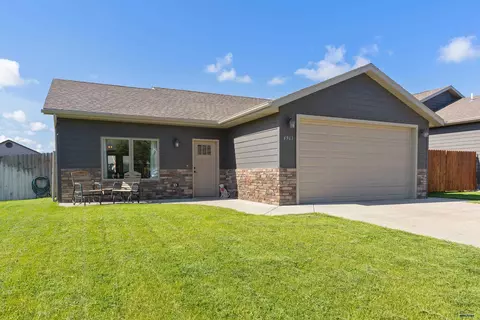 4961 Savannah St, Rapid City, SD 57703