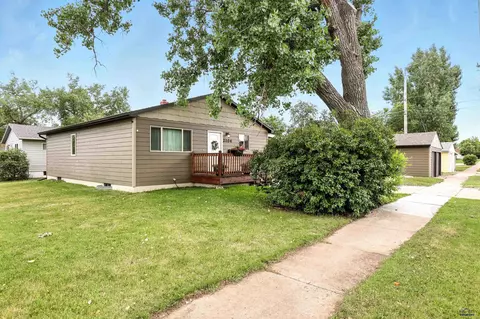 2104 Prairie Ave, Rapid City, SD 57701