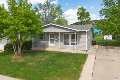 2410 Lockwood Dr, Rapid City, SD 57702