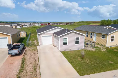 253 Trenton Ln, Box Elder, SD 57719 photo 2