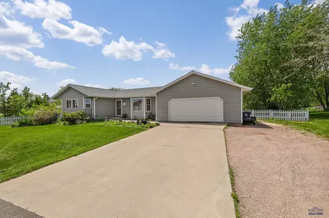 622 Elm Ct, Box Elder, SD 57719 photo 3