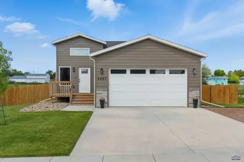 3457 Blackpowder Rd, Rapid City, SD 57703