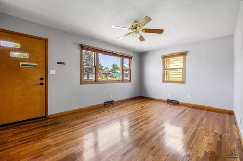 113 E Custer St, Rapid City, SD 57701 photo 5