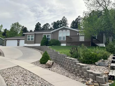 3821 Brooke St, Rapid City, SD 57701