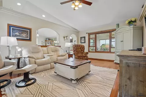 303 Kelly Ave, Wall, SD 57790 photo 5