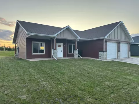 215 Aurora Ave, Spearfish, SD 57783