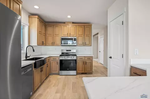 4432 Circlewood Dr, Rapid City, SD 57703