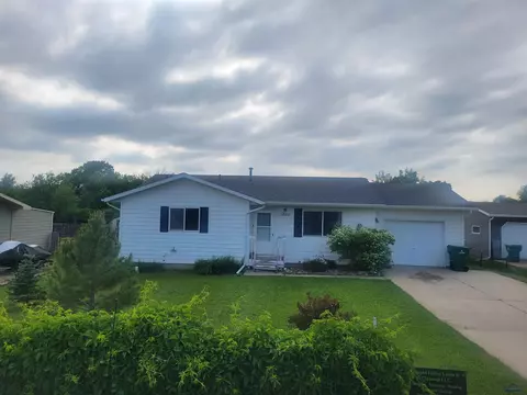 1685 Dorothy Dr, Rapid City, SD 57703
