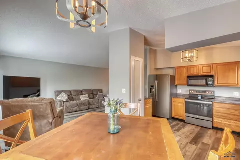 6556 Beverly Dr, Rapid City, SD 57701 photo 9