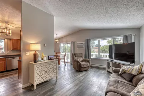 6556 Beverly Dr, Rapid City, SD 57701 photo 5