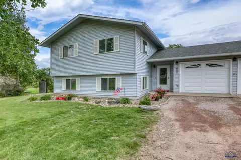 6556 Beverly Dr, Rapid City, SD 57701 photo 2